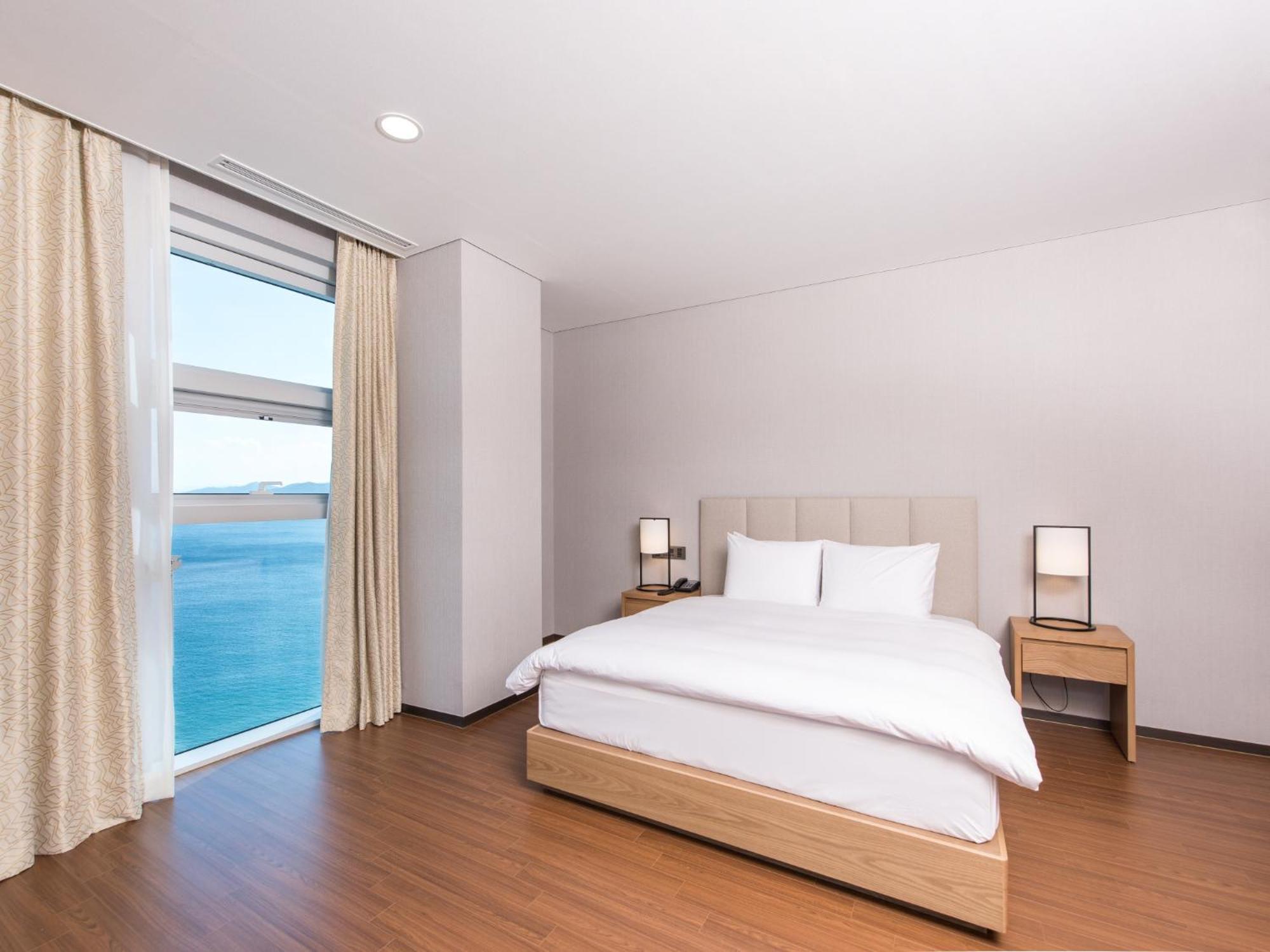 Tops 10 Hotel