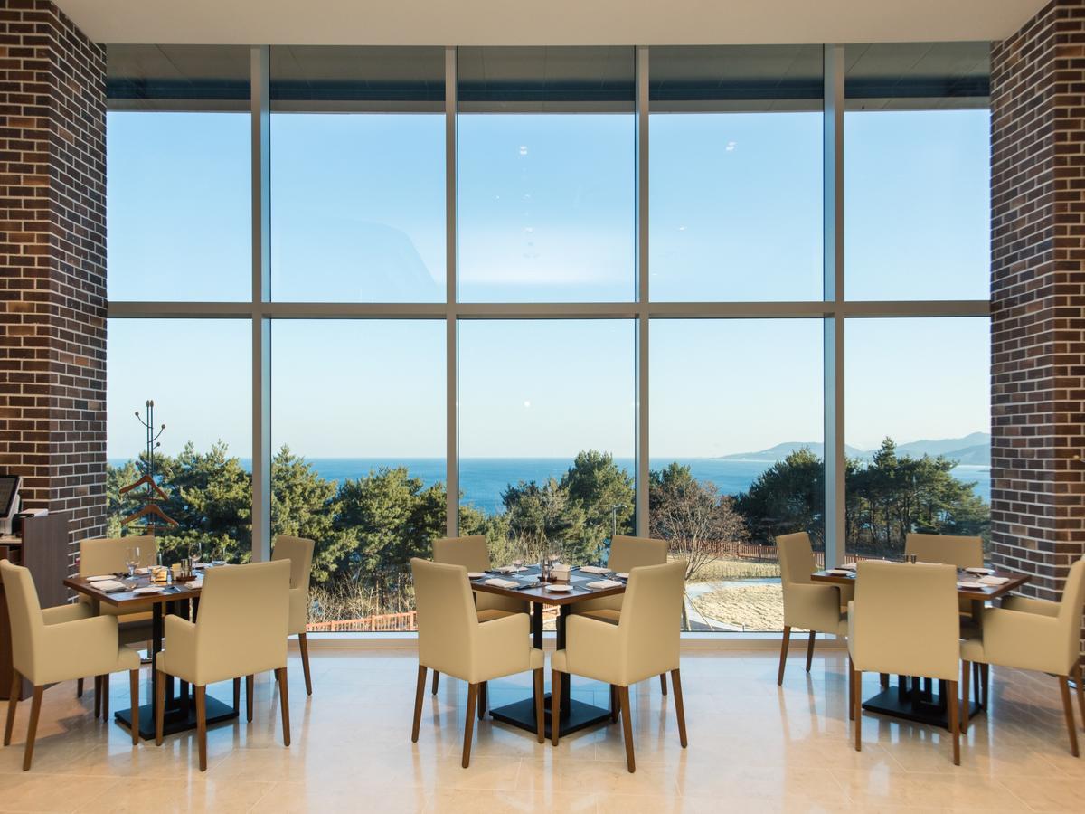 Tops 10 Hotel